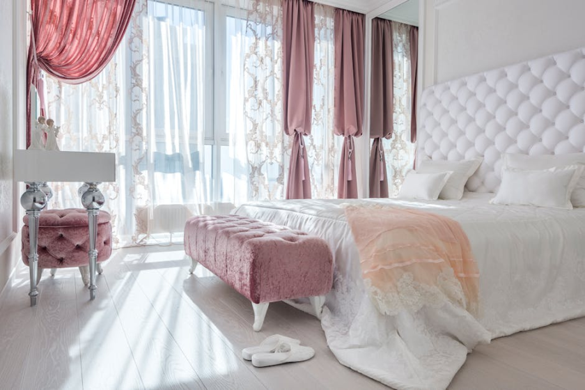 Sypialnia w stylu glamour – jak wybrać łóżka sypialniane?